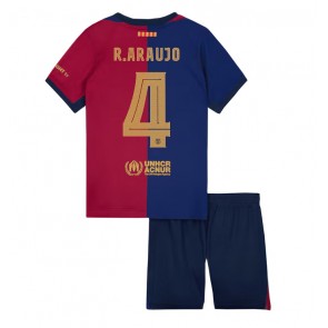 Billiga Barcelona Ronald Araujo #4 Hemmatröja Barn 2024-25 Kortärmad (+ Korta byxor)